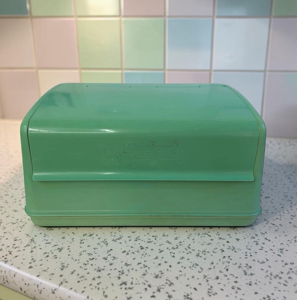 Vintage Lustro Ware Turquoise Bread Box Plastic 1940’s/1960’s Model B-20 USA